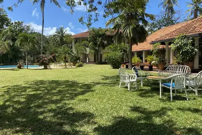 Image de Maison privée en bord de mer avec piscine et jetée, vue imprenable sur la mer et baie privée