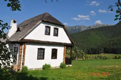 Image de Grandma's House - maison traditionnelle proche du château de Bran