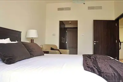 Image de 224-Magnifiquement meublé, une chambre située au coeur de Jlt