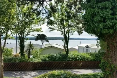 Image de Superbes vues sur la mer, plage de caravane moderne de 6 couchages à 2 minutes à Rockley Park, Poole