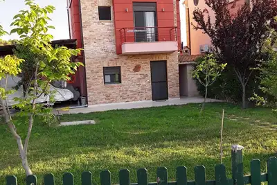 Image de Sani Rock est une maison qui a presque tout.