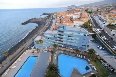 Image de Vacances, TÉNÉRIFE, ÎLES Canaries, Nouveaux Piscines À Eau De Mer Appartement 2 À La Plage