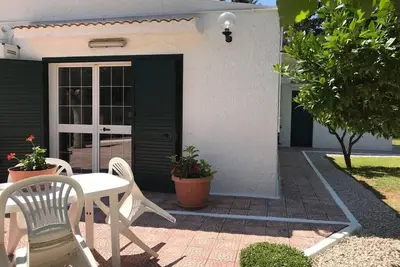 Image de Villa Il Carrubo-unit2 € 500 par semaine avec 3 pièces 10 personnes