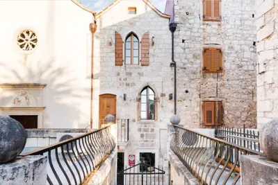 Image de Luxueuse maison de 3 étages de la fin du XVe siècle dans le centre historique de la vieille ville de Hvar