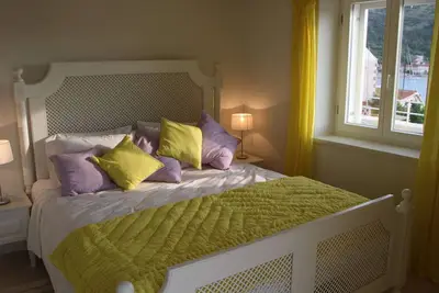 Appartement de luxe, près de la mer, avec une vue superbe + jolie terrasse de jardin, wifi gratuit