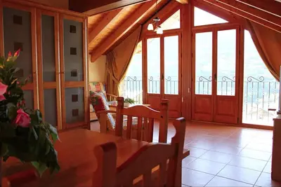 Haystack Alto, Maison Chuanon