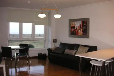 Image de Appartement nouvellement construit, situé en bord de mer.