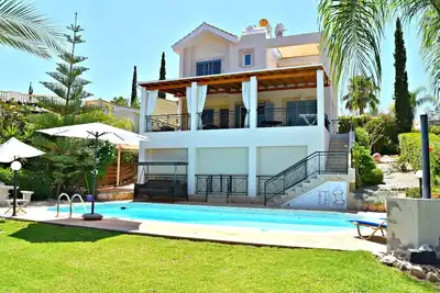 Image de Latchi Beach - Villa de luxe de 3 chambres à 200 m de la plage Pavillon bleu de Latchi - Piscine privée