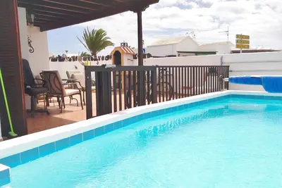 Image de Casa Dasha, piscine privée chauffée solaire et climatisée avec rails et barrière de sécurité