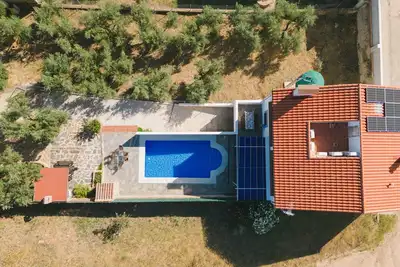 Maison de campagne avec piscine privée, nuits étoilées dans une réserve Starlight