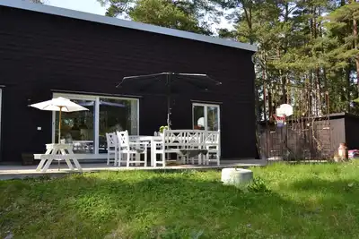 Image de Prix RÉDUIT! Maison moderne. Emplacement inhabité unique près de Stockholm, du lac et de l'archipel