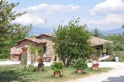 Image de Casalotto Francescano directement sur le chemin de San Francesco, toute la maison