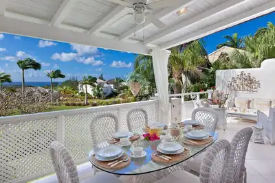 Image de Belle villa isolée avec vue sur le golf jusqu'à la mer des Caraïbes.