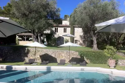 Image de Dans Un Domaine Prive Tranquille Et Verdoyant A Mougins