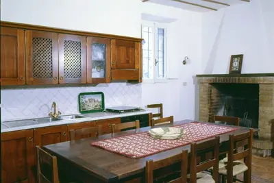 Image de Séjour dans une villa du 16ème siècle - histoire avec des installations modernes à 1 heure de Rome