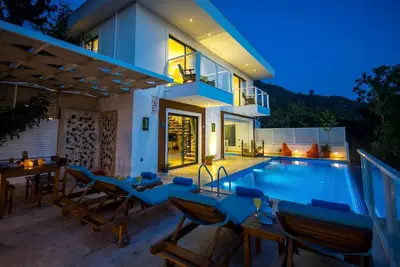 Image de Villa de luxe isolée de 2 chambres avec piscine chauffée dans le village d'Uzumlu, nr. Kalkan