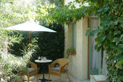 Image de charming renovated ancient forge/barn