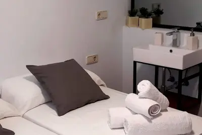 Image de Penthouse de luxe dans le centre historique avec piscine et cheminée pour l'hiver