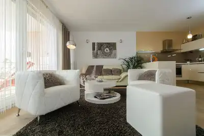 Image de Sunrise, appartement de luxe avec vue mer imprenable