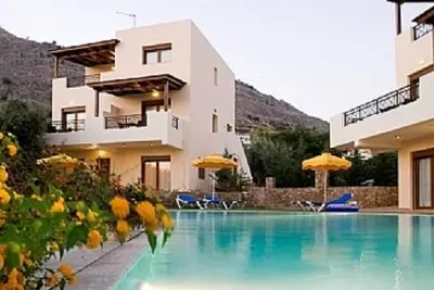 Complexe de villas avec vue sur la mer et piscine partagée - Villa Supérieure