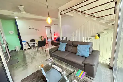 Image de Beau et spacieux Loft à Santa Ana, style maison de ville.