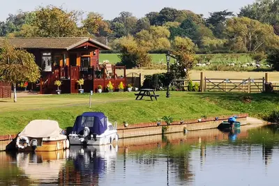 Image de Riverside Lodge en bois, Stratford-upon-Avon