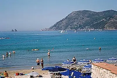 Image de Coquet appartement climatisé, dans quartier résidentiel à 200m de la plage