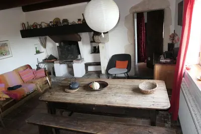 Image de Maison dans hameau proche de la Cèze, avec belle terrasse. Animaux bienvenus!