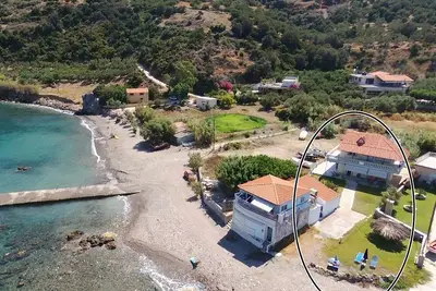 Image de Villa Angela Ravdoucha, Just on the beach -canoes included