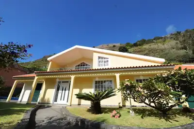 Image de Atlantic Nature Garden, 13504 / Al<br> Une villa entourée de nature