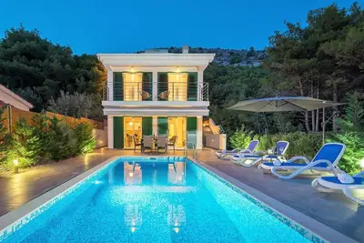 Image de Villa Nike est une nouvelle villa dans la montagne avec vue sur la mer près de Split et Omis