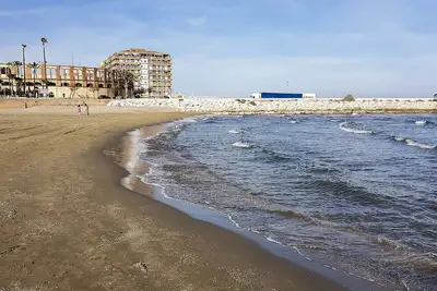 Image de Fit Calme, superbes vues le long de la plage et du port