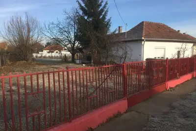 Image de Un beau village hongrois avec un complexe de piscines thermales!