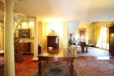 Image de grand appartement de charme