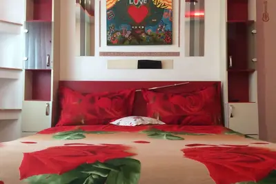 Image de Regim hotelier Relax-central, ultracentral-Bacau, decomandat cu 2 camere.