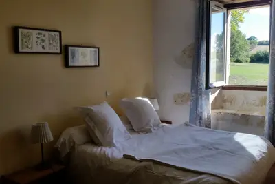 Image de La chambre bleue, Chambres d’hôtes dans le Gers, le domaine de Magnas