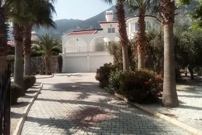 Image de Villa avec piscine privée, vue mer et montagne
