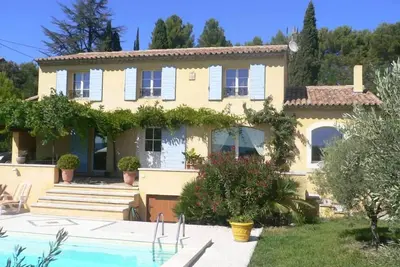 Image de Luberon: Maison de charme avec piscine privée à Pertuis Luberon Sud.