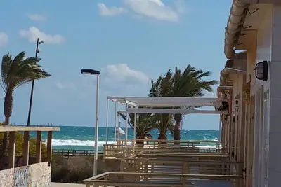 Image de 3min à pied de la plage de sable de la mer Méditerranée, endroit calme, parfait pour la famille