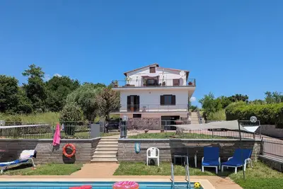 Image de Villa climatisée avec piscine privée et vue imprenable