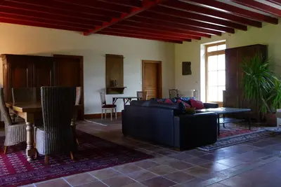 Image de Maison refaite à neuf dans un cadre unique et privilégié!