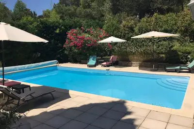 Image de Belle villa, terrain privé, piscine chauffée, jardin spacieux
