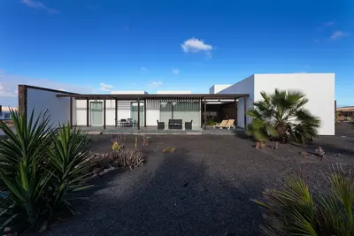 Image de Villa de luxe 4-5 personnes. Wifi. A 8km de magnifiques plages. Vues magnifiques