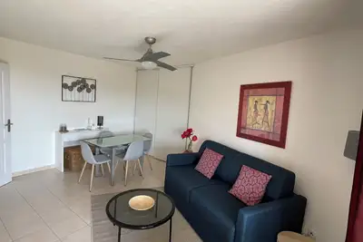 Image de 2 pièces ensoleillé à 5 mn de la mer