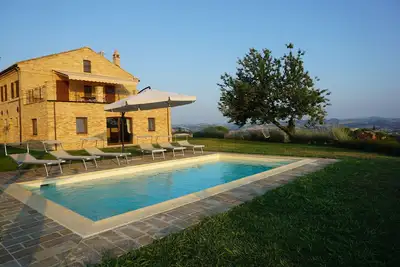 Image de Magnifique villa de vacances avec piscine. Parfait pour les familles. Belle vue.