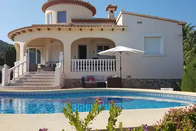 Image de Villa  Avec Piscine Privee Vue Exceptionnelle Sur Mer Et Montagne