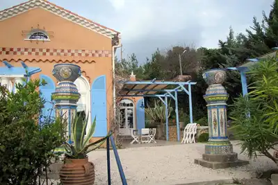 Image de Belle villa bandolaise avec une belle vue mer, située à 150 m des commodités