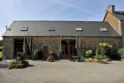 Image de Ferme de vacances; 3 gîtes et 8 tentes fixes, spacieuses, confortables, personnelles