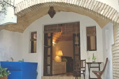 Image de Villa du 17ème siècle entièrement rénovée, avec patio et terrasse sur le toit