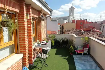 Penthouse Centre avec grande terrasse, rénovée et ensoleillée. Wifi - Licence